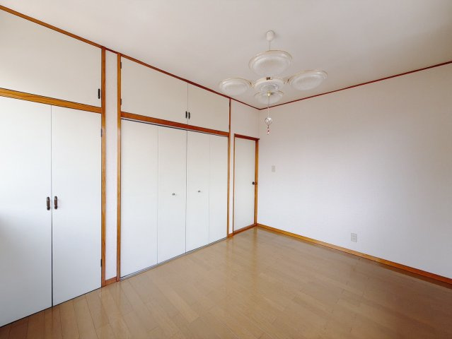【中古戸建】熊谷市肥塚の洋室|■洋室｜子供部屋のメリットは「自立心を養うことができる」「自分で整理整頓できるようになる」そして、お子様が成長した際には「プライバシーを確保できる」といい事だらけ♪