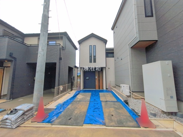 朝霞市膝折町３丁目の新築一戸建の前面道路含む現地写真