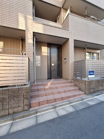 メゾン元代々木のエントランス|オートロック付きのエントランス