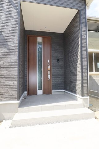 郡山市菜根３丁目　　　２号棟　　　桜小学校、郡山第３中学区の玄関