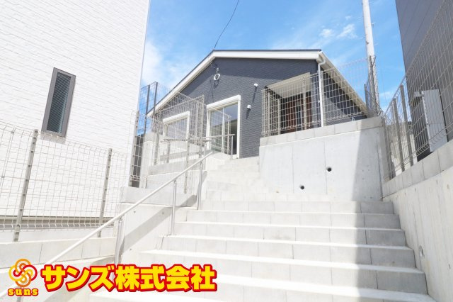 郡山市菜根３丁目　　　２号棟　　　桜小学校、郡山第３中学区の外観|南東側から見た外観
