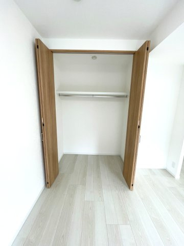 ファミールタワープラザ岡山イーストタワーの収納|リビング横の収納スペースです。