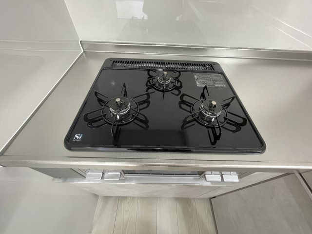 ファミールタワープラザ岡山イーストタワーのキッチン|ガスコンロも新品です。