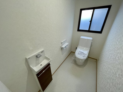 【トイレ】 | 【リフォーム済み中古住宅】山形市新開三丁目