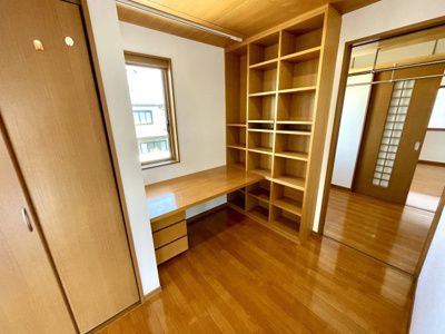 【その他】 | 【リフォーム済み中古住宅】山形市新開三丁目 | 書斎やテレワークスペースとして、またお子様の勉強コーナーとしても使えそうです♪