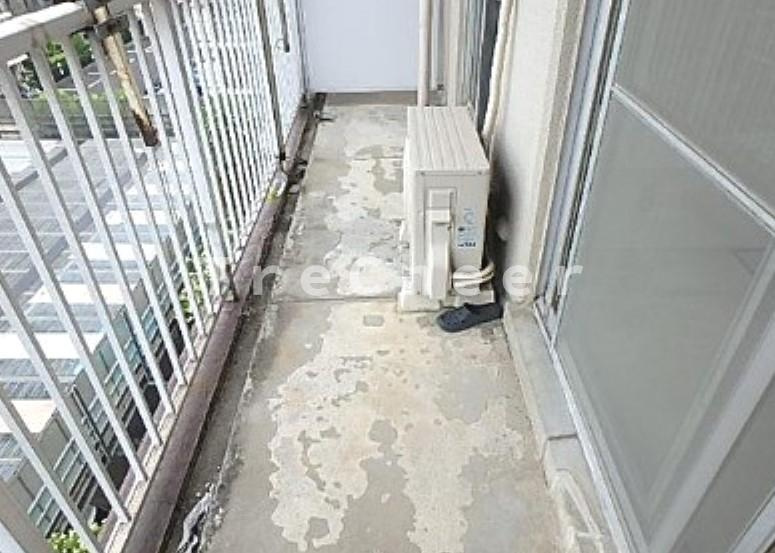 蓮根ペガサスビルのバルコニー