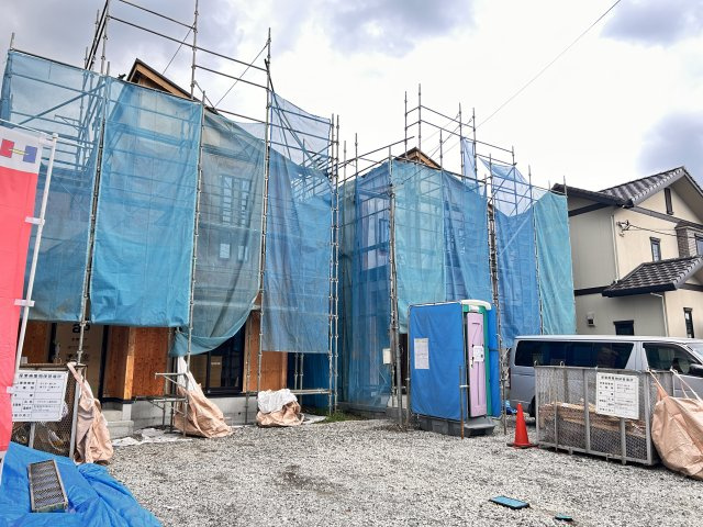 【GRAFARE 】　宇都宮市五代　全2邸の外観|○分譲地○
歩いてお買いものに行ける気軽さが嬉しい。徒歩10分圏内に買物施設が充実してます♪
雀宮駅バス20分、「さつき一丁目北」徒歩2分。周辺環境等、現地にてご確認ください。
※2026年7月撮影
