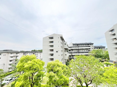 【展望】 | 公社山田西第2次団地A8棟 | エイブルだけの嬉しいサービス、ご用意しております。詳細は、お気軽に当社までお問合せ下さいませ！
