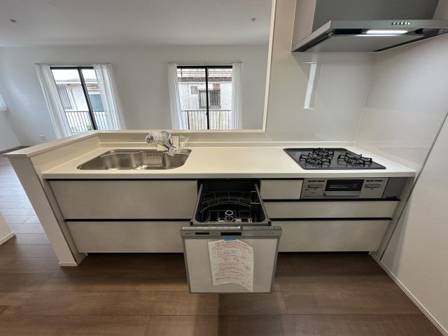 南区永田台戸建のキッチン|リビングが見渡せる対面キッチン採用してます。毎日のお料理も楽しく出来そうですね。
