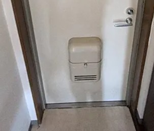 クレインⅡビルの玄関