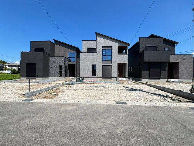タマタウン　岐阜市中西郷（西郷小）　全３区画分譲の外観|「現地（2026年8月6日）撮影」　
■全体写真　
■ヤマダ不動産　株式会社リライフ　