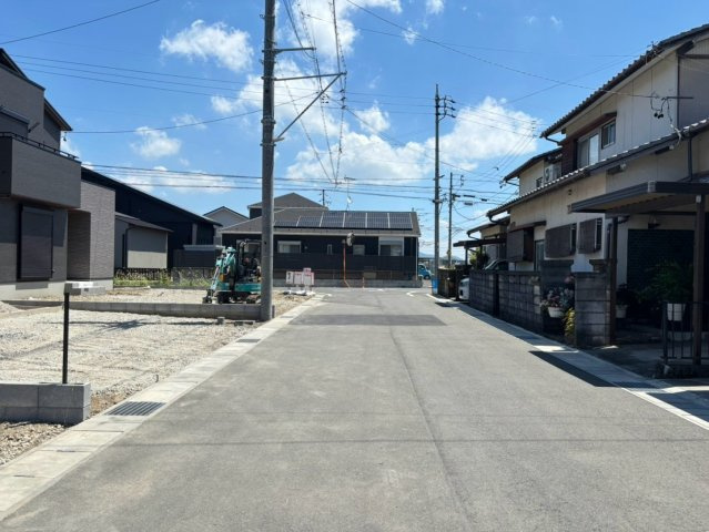 タマタウン　岐阜市中西郷（西郷小）　全３区画分譲の前面道路含む現地写真|「現地（2026年8月6日）撮影」　　
■前面道路　
■ヤマダ不動産　株式会社リライフ