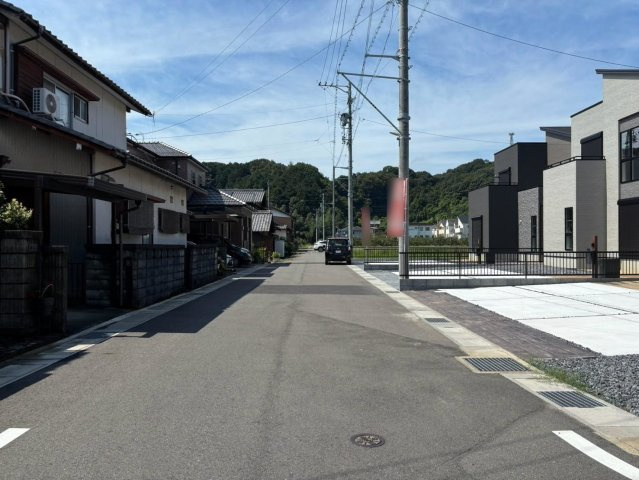 タマタウン　岐阜市中西郷（西郷小）　全３区画分譲の玄関|玄関ドアの鍵はディンプルキーと内側はサムターンキーになっており防犯性の高い仕様になっています。