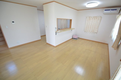【居間・リビング】 | 花田町一戸建