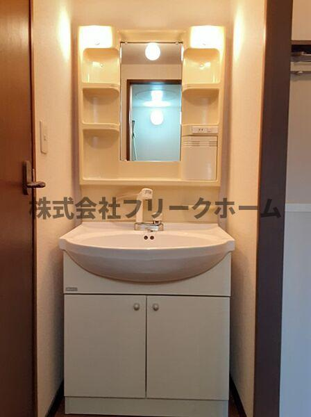 三鷹市井の頭１丁目の賃貸マンションの洗面所