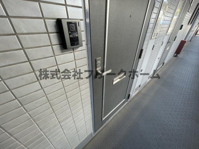 三鷹市井の頭１丁目の賃貸マンションの玄関