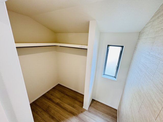 流山市加5丁目新築戸建【流山北小学校:7分】の収納|2Fファミリークローゼット