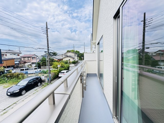 流山市加5丁目新築戸建【流山北小学校:7分】のバルコニー|南向きワイドバルコニー・日当たり良好♪