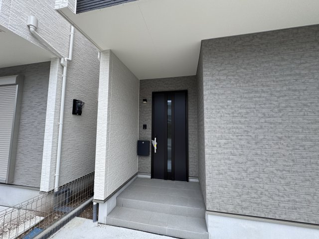 流山市加5丁目新築戸建【流山北小学校:7分】のエントランス|エントランス・玄関ポーチ
