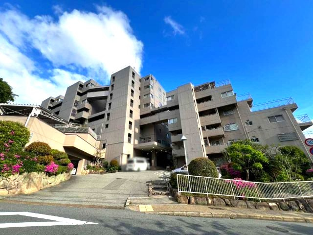 万翠園3号棟の外観