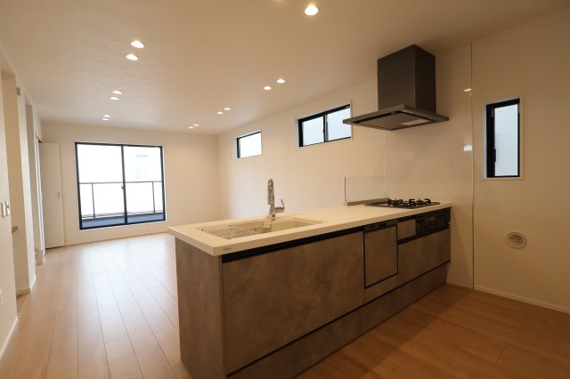 《仲介手数料無料》浦和区元町１丁目26-13新築一戸建てケイアイグレイス