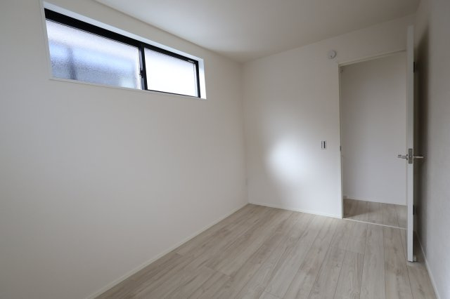 《仲介手数料無料》浦和区元町１丁目26-13新築一戸建てケイアイグレイスの洋室|3階 5帖