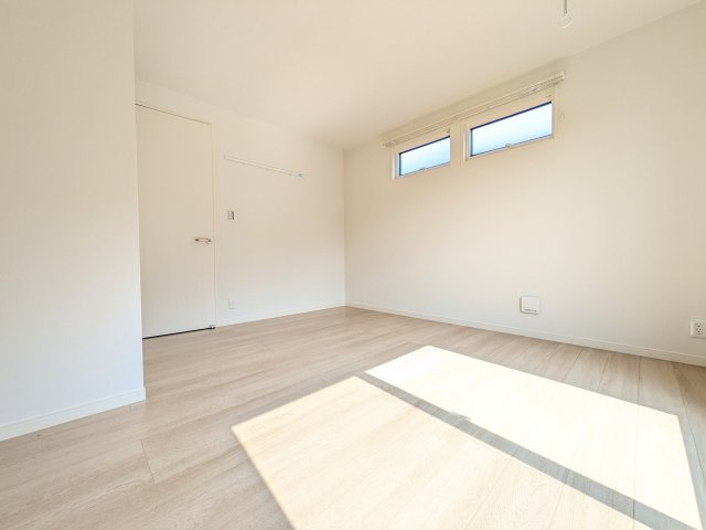 ブルームあざみ野Bの洋室