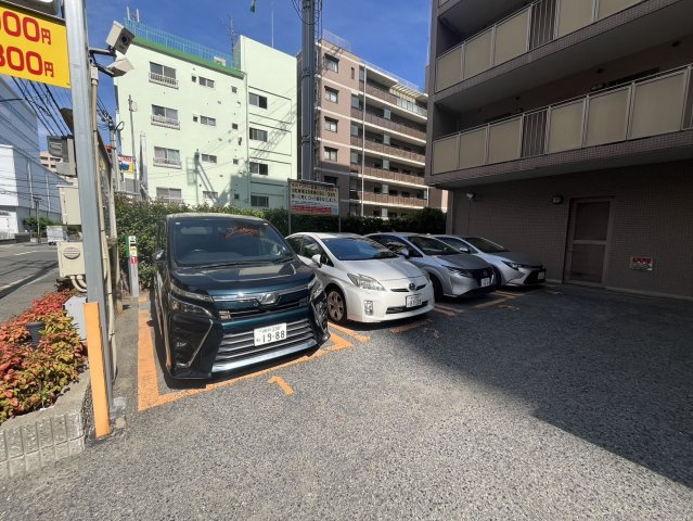 インプルーブ三宮イーストの駐車場
