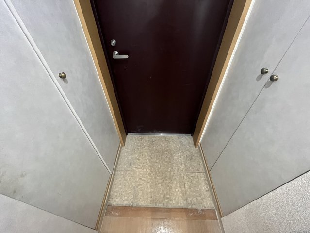 インプルーブ三宮イーストの玄関|同物件別部屋写真