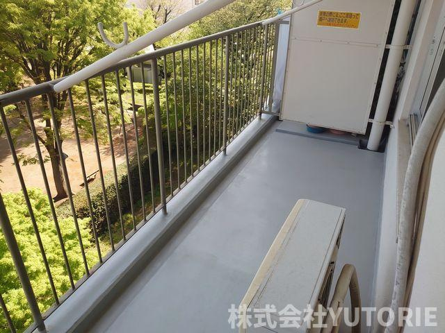 相武台グリーンパーク8-2号棟　公園前５階 防音室ありのバルコニー