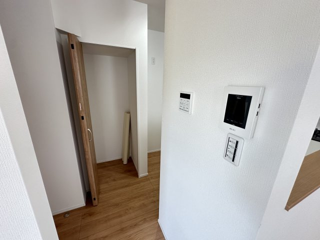 神奈川区三ッ沢上町の収納|キッチンパントリーは、備蓄庫として機能性と見た目にも優れた有能スペースです。