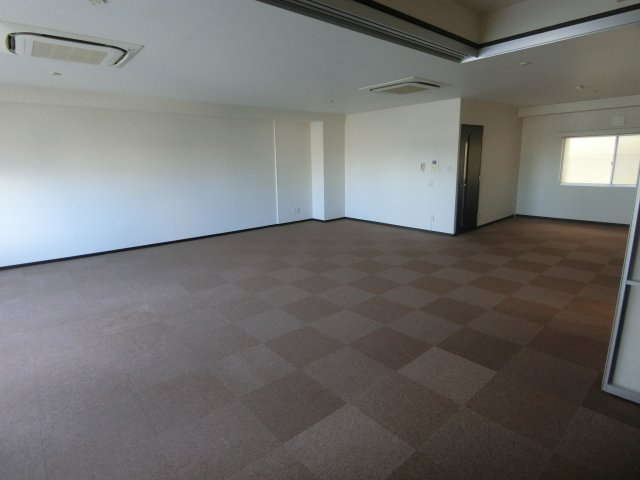 レジデンシャル武蔵小杉の居間・リビング|他のお部屋の参考写真となります。