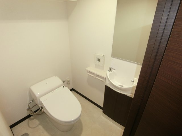 レジデンシャル武蔵小杉のトイレ|他のお部屋の参考写真となります。