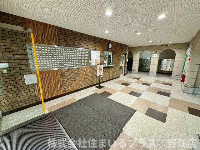 日商岩井京橋ハイツのロビー