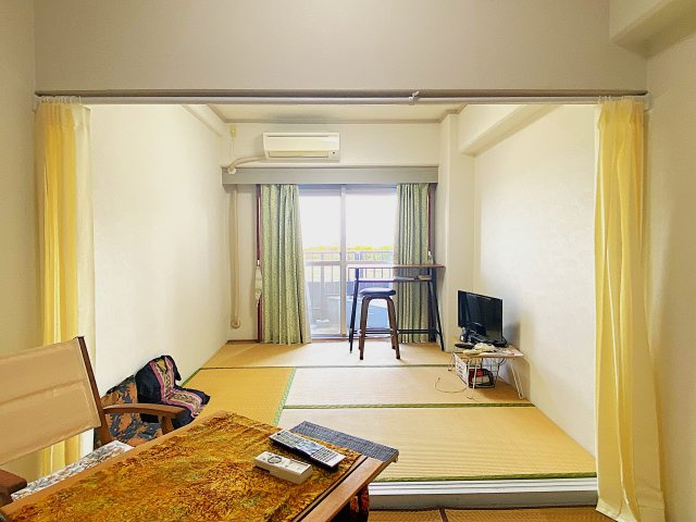 マンション南熱海の洋室