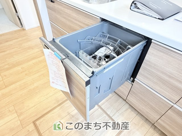 ブルーミングガーデン宇都宮市江曽島町の収納|同社施工物件の写真です。※建具やフローリング、その他仕様が違う場合がございます。