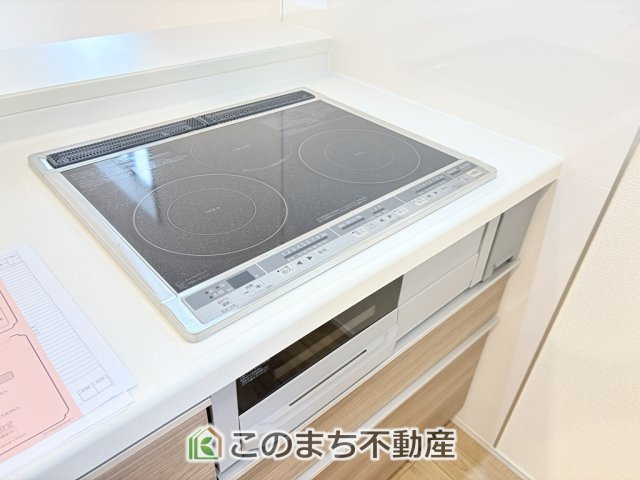 ブルーミングガーデン宇都宮市江曽島町のキッチン|同社施工物件の写真です。※建具やフローリング、その他仕様が違う場合がございます。