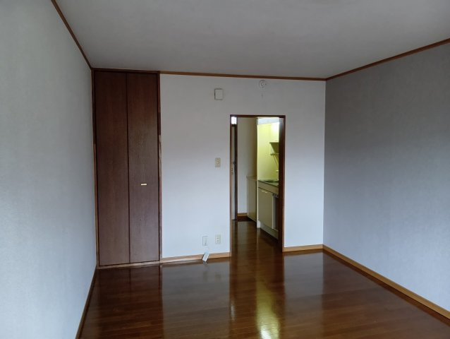レジデンス翔の洋室|洋室9.6帖