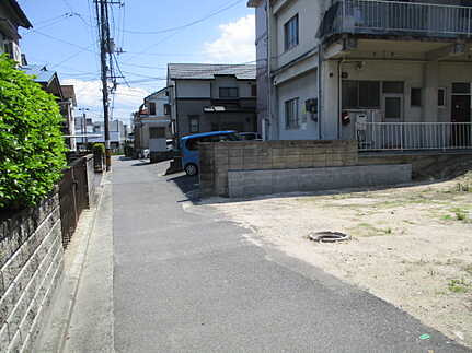 西区高須1丁目の前面道路含む現地写真