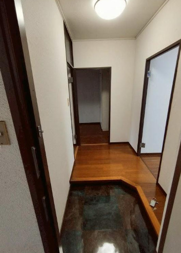 ハイマート厚木A棟の玄関