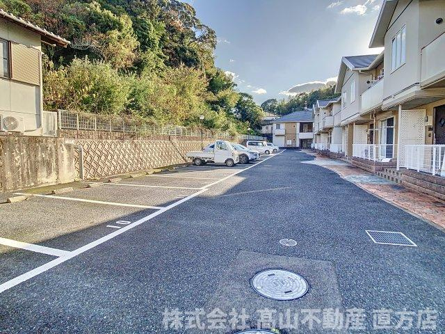 エスペランサ・ノイＣの駐車場