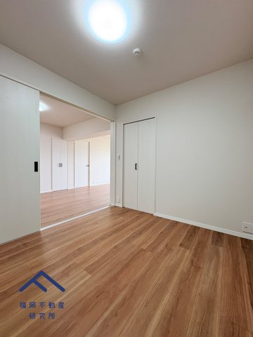 スプラウトマンション須恵の洋室
