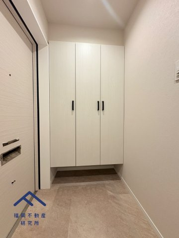 スプラウトマンション須恵の玄関