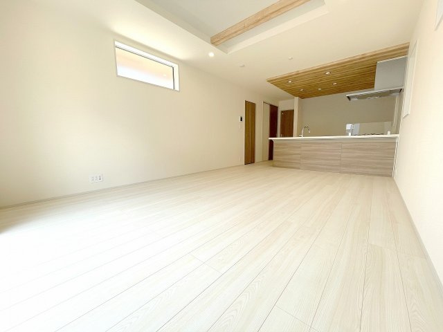 【間取り】 | 川越市藤原町　新築一戸建住宅　全5棟　(ふじみ野店) | 3号棟/家事効率良好な水回り集中設計。将来的に間仕切りし4LDKへの間取り変更も可能です。(間仕切り壁工事/別途有償)※図面を基に作成しています。現況と異なる場合は現況を優先いたします。