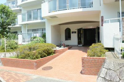 【エントランス】 | コンドミニアム千里中央 | 物件購入の段取りを知りたいお客様には、「ご検討からご契約までの一連の流れ」をご説明させて頂きます。初めて物件購入を検討された方は、ぜひご参考になさって下さい。