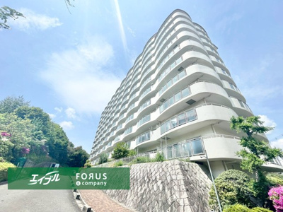 【外観】 | コンドミニアム千里中央 | 物件を比較検討したいお客様には、「物件比較見学プラン」をご用意しております。こちらの物件だけでなく、お客様の希望に沿った物件を、いくつかまとめてご案内させて頂きます。