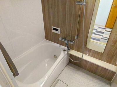 【浴室】 | コンドミニアム千里中央 | 物件購入の段取りを知りたいお客様には、「ご検討からご契約までの一連の流れ」をお伝えさせて頂きます。初めて物件購入を検討された方は、ぜひご参考になさって下さい。