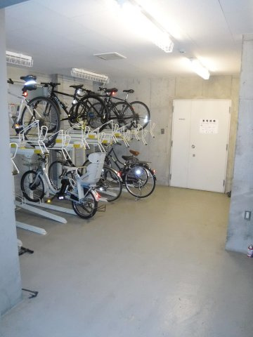 【その他共用部分】 | フローラル東葛西7 | 各戸１台専用自転車置き場 