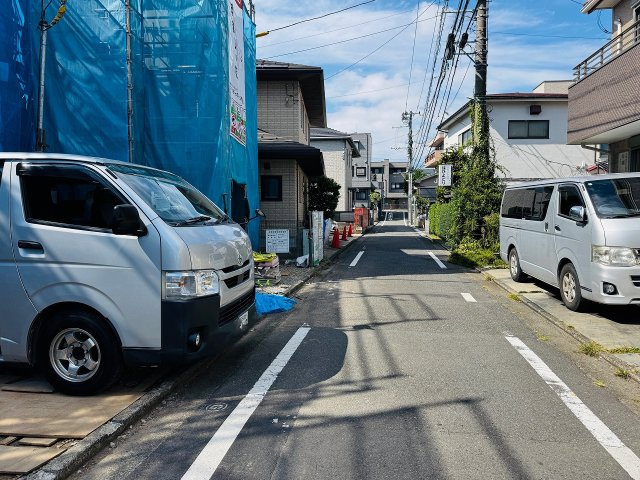 八王子市　暁町　新築一戸建て　０１期の前面道路含む現地写真|～北側4ｍ道路に面しています～