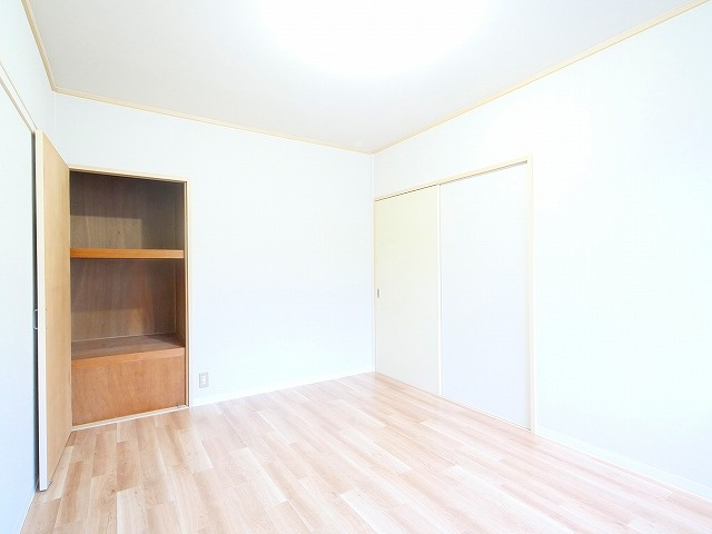 パナメゾン壱番館の寝室|開放的な寝室です
